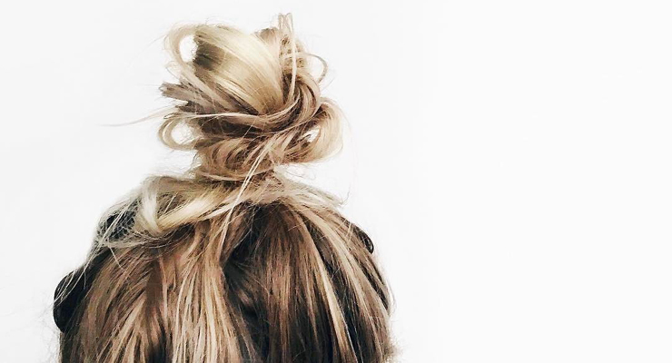 Zo creëer je de perfecte messy bun